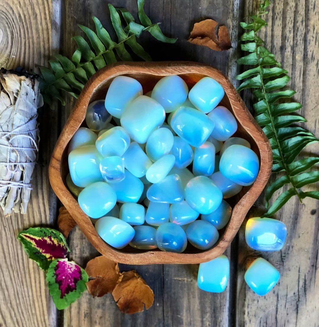 Opal/Moon stone
