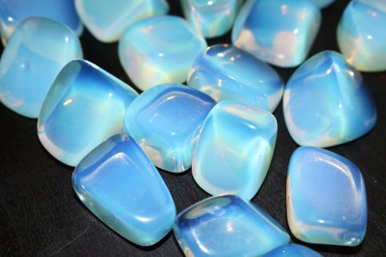 Opal/Moon stone