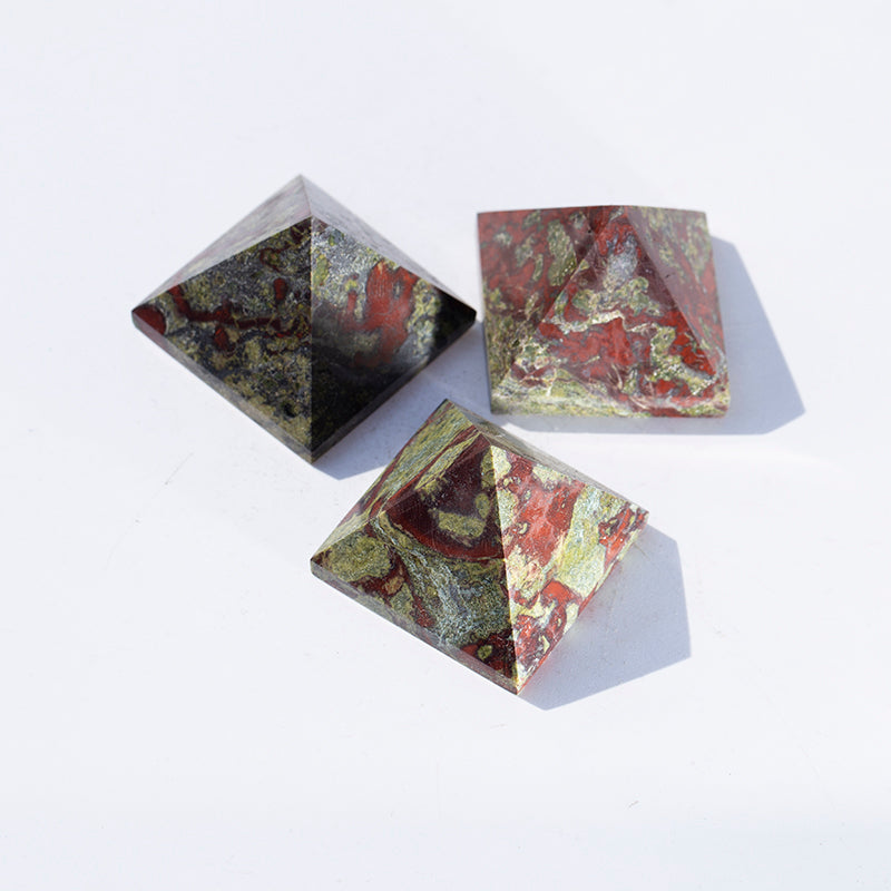龍血碧玉金字塔