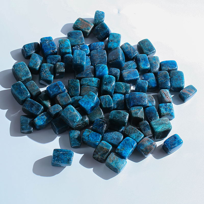 Natural crystal hemathest stone blue apatite