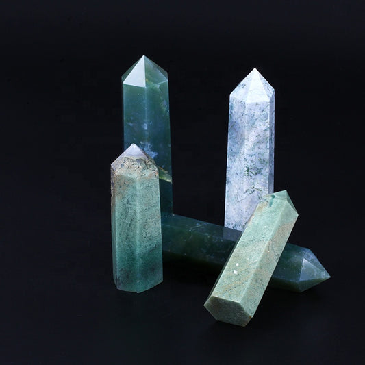 Torre de cristal de cuarzo con punta de varita de ágata de musgo verde 
