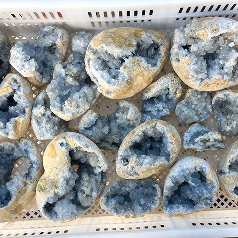 Natural Blue Kyanite Quartz Stone Geode Rough Celestite Crystal Geode For Decoration