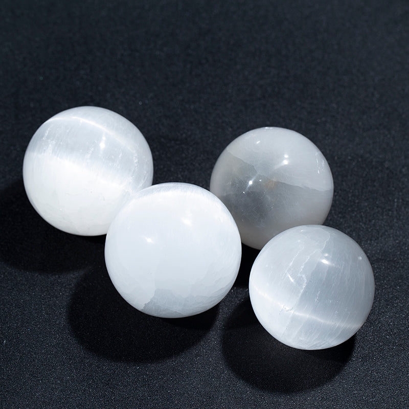 Natural gypsum stone sphere white gypsum crystal ball for decoration