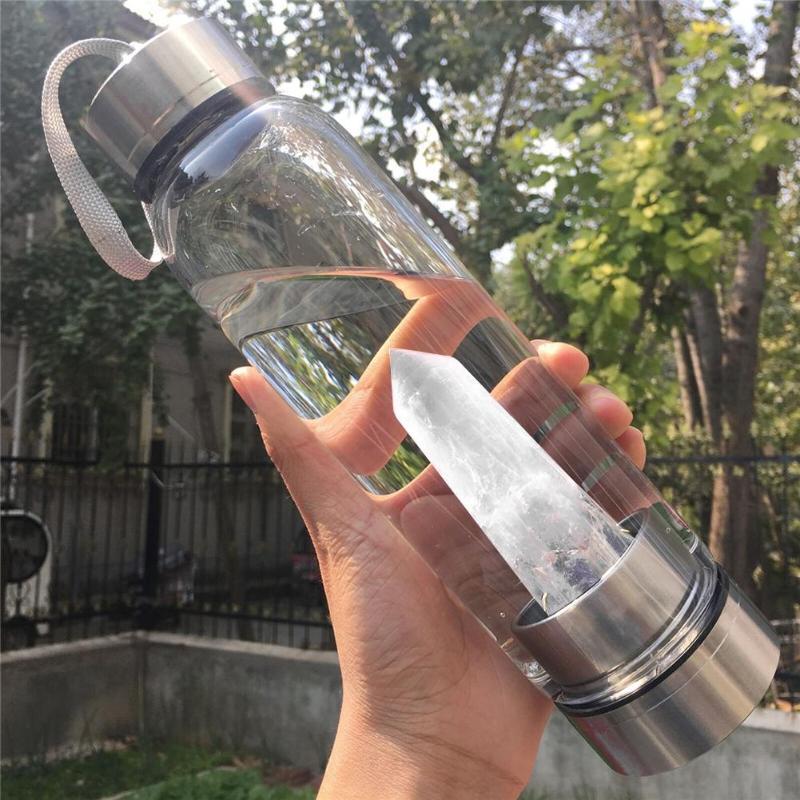 Taza de cristal con campo magnético estable.